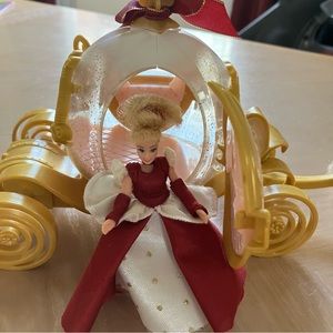 DISNEY Cinderella Royal Holiday Carriage with Doll Set Vintage 90s/Y2K